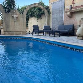 4 Bedroom house with pool and beautiful views