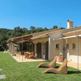 Holiday Home Le Mas de la Roche by Interhome, hotel a La Môle