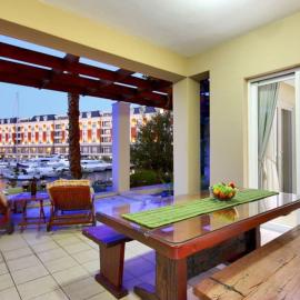 Luxurious Apartment in central Waterfront