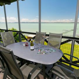 Apartment Miralago by Interhome, hotel in Balatonőszöd