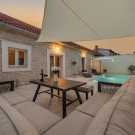 Villa Pod Murvom ZadarVillas, Hotel in Pridraga