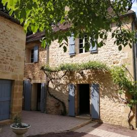 Maison de charme pour huit à neuf personnes proche Sarlat et vallée de la Dordogne au calme