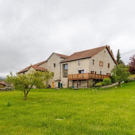 Les Vespres - Farm House Near Bernex and Thollon les Memises, hotel in Saint-Paul-en-Chablais