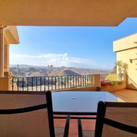 Apartamento con piscina, urbanización privada by AlohaPalma, hotel sa Águilas