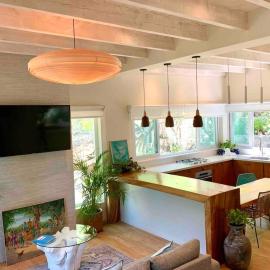 Modern Loft Downtown and surrounded by nature