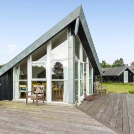 Stunning Home In Allingåbro With Wifi, hotell sihtkohas Allingåbro