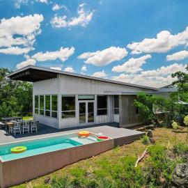 Luxury Riverfront Retreat - 6 Cabins - Private Pool