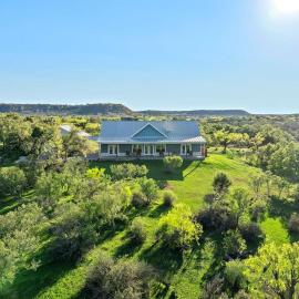 Enchanted Rockview House - 3 Bedroom - Firepit, hotel Fredericksburgben