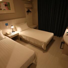 Jinjiang Inn Baoding Railway Station, hotel in Baoding