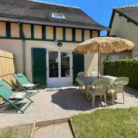 L'ALOUETTE maison 4/5pers PISCINE/MER Cabourg à pied, hotel in Dives-sur-Mer