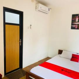 RedDoorz Syariah Near Wisata Durensewu Pandaan, ξενοδοχείο σε Jetak