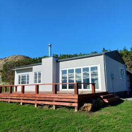 Mt Highfield Farm Cottage, hotel in Waiau