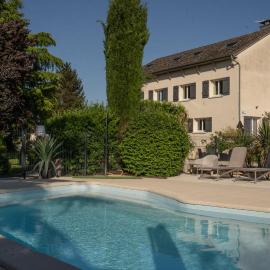 Montagny-lès-Beaune में, होटल Hôtel Parc Adélie - Logis Hôtels