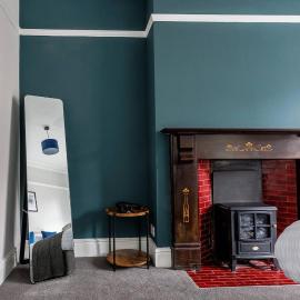 Lovely and spacious 4 BR home, hotel in Darlington