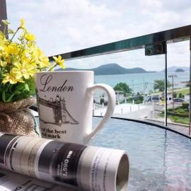 The Pixels Cape Panwa Condo, hotelli kohteessa Ban Ao Makham