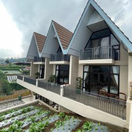 Lestarindo Dvillas، فندق في Boyolali