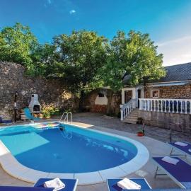 Amazing,full privacy holiday home with swimming pool l & hot tub