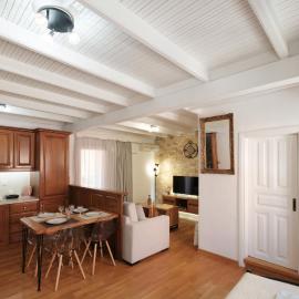 Elieta Corfu Town Family House 2, hotel in Agios Rokkos