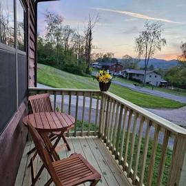 Mountain View Retreat 5 min to LMU: Harrogate şehrinde bir otel