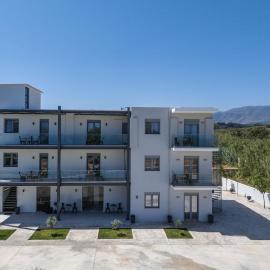 Iosifina rooms, 80 metres from Episkopi beach!