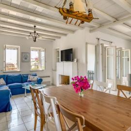 Villa Anna with seaview of Naxos, hotel en Isterni