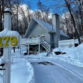 Chalet Douce Evasion St Adolphe, viešbutis mieste Morin Heights