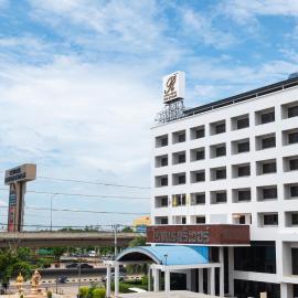 River Hotel The Budget – hotel w mieście Nakhon Pathom