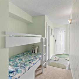 Dolphins Den, hotel in North Topsail Beach
