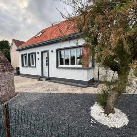 Gîte du Vieux Puits، فندق في ميرليمونت