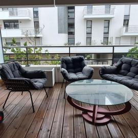 Spacious apartment near the sea