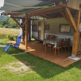 Počitniška prikolica Zeleni raj, hotel v destinaci Podnart