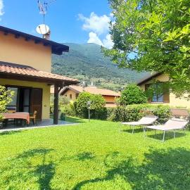 Casa Margherita, Holiday Home with lovely garden โรงแรมในเลนโน