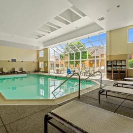 Chicago Club Inn & Suite, מלון באוקברוק טראס