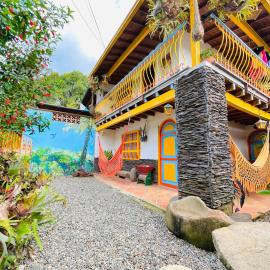 Casa de las Rocas Hostel, hotel i Jardín