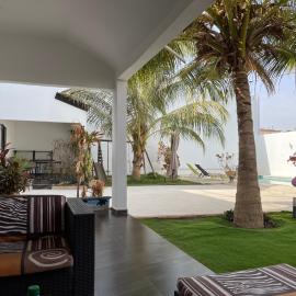 SALY - Villa Kage 6 chambres -Clim-Wifi-Eau chaude-Billard-Babyfoot-Ping pong-Canal - ELECTRICITE NON COMPRISE, hotel en Sali Nianiaral