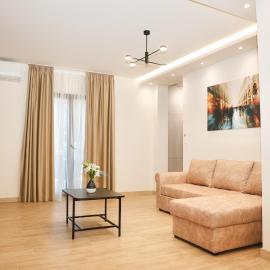 Apartments N & S - Private Parking & 1 minute to the Beach
