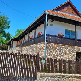Várlak Hollőkőn Vendégház: Hollókő şehrinde bir otel