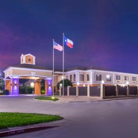Best Western Inn & Suites New Braunfels โรงแรมในนิวบราวน์เฟลส์