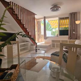 Spacious Family Duplex with Access to the Pool, khách sạn ở Mogán