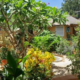 Campement Baobab chambres d'hotes 15mn de l'aeroport โรงแรมในPoponguine