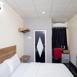 Abeokuta में, होटल LINKS Bed and Breakfast