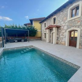 Stone Villa Otranto with pool, close to Opatija, Hotel in Ičići