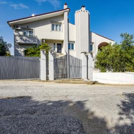 "Kochili Villa" LUXURY VILLA, khách sạn ở Áyios Andréas