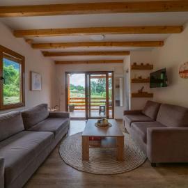 Sweet Home Visoko FREE PARKING, AC, RENT A CAR, hotelli kohteessa Visoko