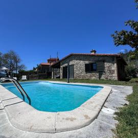 Casa 2 habitaciones con piscina y cenador al aire libre