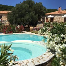 Boutique apart-hotel Galini, member of the best small hotels in Greece, Adults only, hotelli kohteessa Volímai