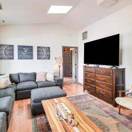 Yosemite Wellbeing Retreat on 5 Acres w/ Mtn Views, hotel in Ahwahnee
