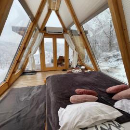 Lovely Chalet, hotel i Tuzla