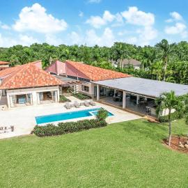 Stunning Villa with Private Pool and Jacuzzi in Casa de Campo
