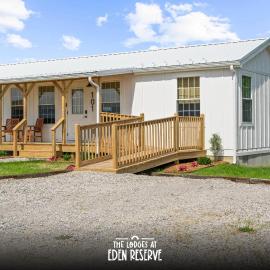 Lodge 101 at Eden Reserve Near Ark – hotel w mieście Williamstown